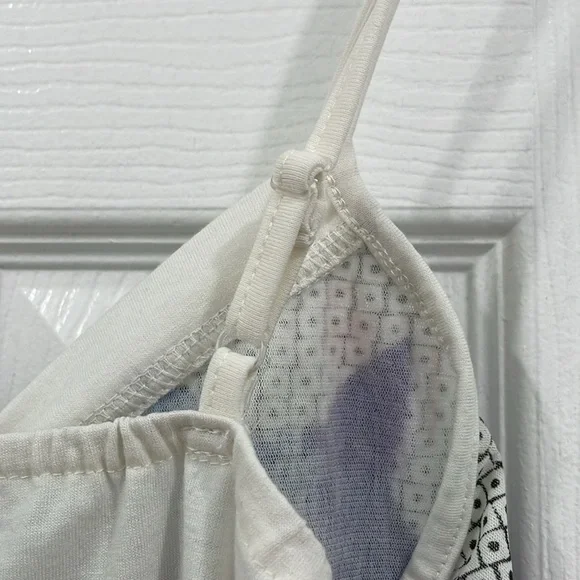 White sparkly sequins tank size s/m by Kessley. Perfect for cat lovers. NWT - Picture 8 of 8